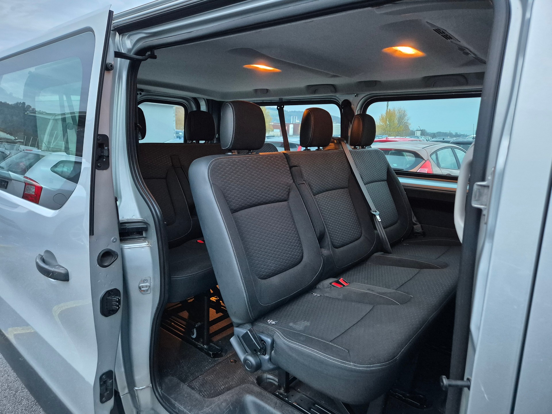 OPEL Vivaro 1.6 CDTI Combi+ 2.9t L2H1-image-7