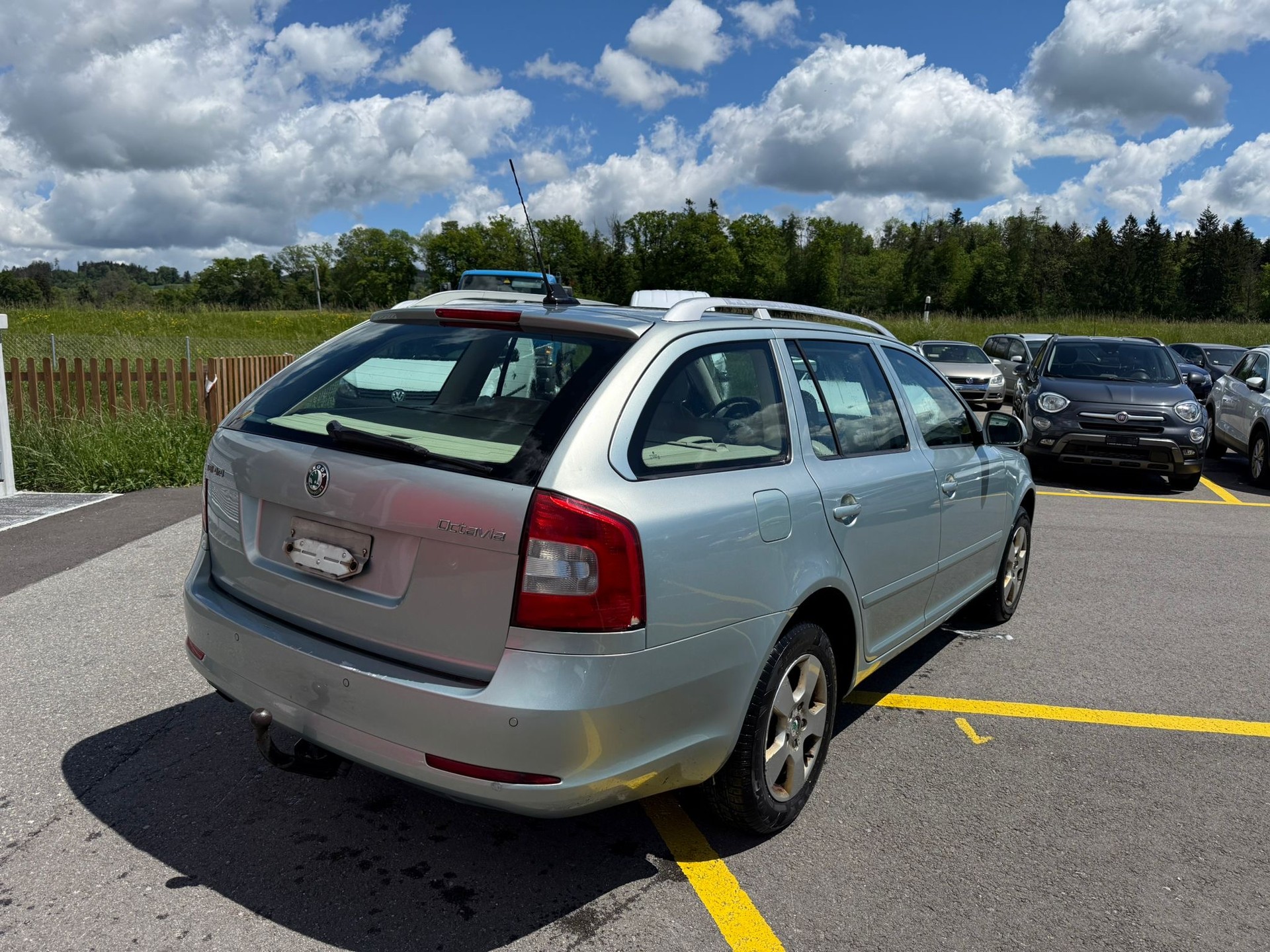 SKODA Octavia Combi 2.0 TDI Adventure 4x4-image-5