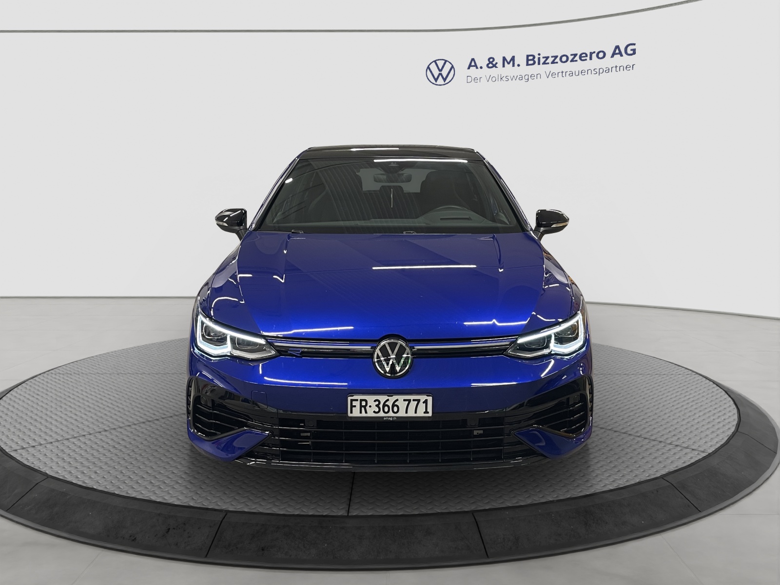 VW Golf 2.0 TSI R DSG 4Motion R 20 Years-showroom-element-1