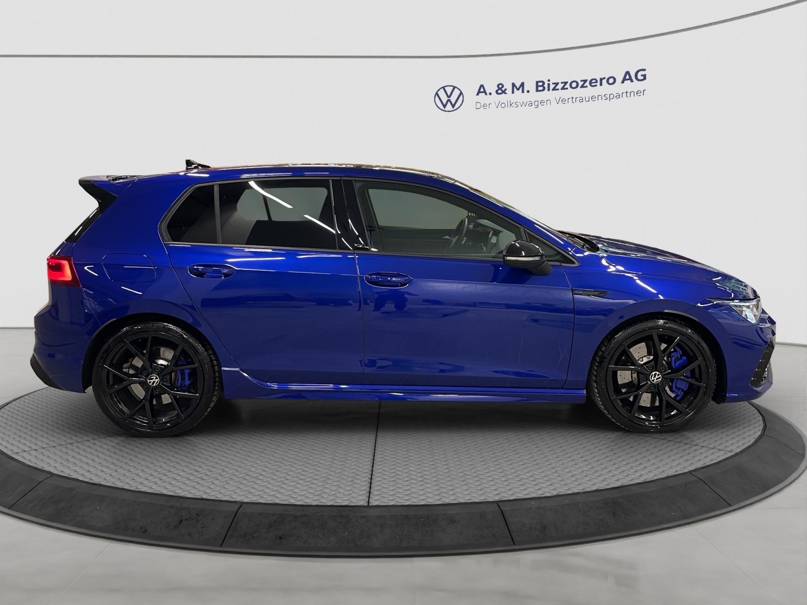 VW Golf 2.0 TSI R DSG 4Motion R 20 Years-showroom-element-3