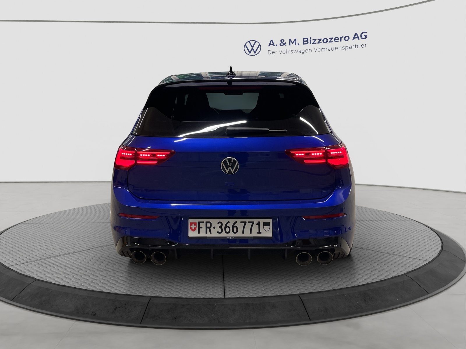VW Golf 2.0 TSI R DSG 4Motion R 20 Years-image-6