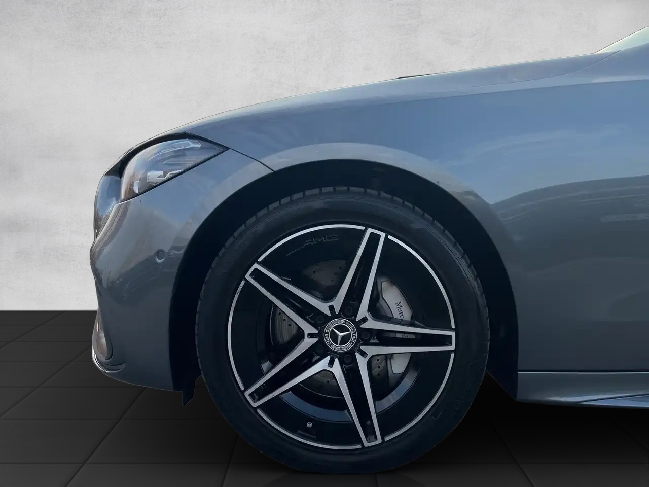 MERCEDES-BENZ C 300de AMG Line-image-14