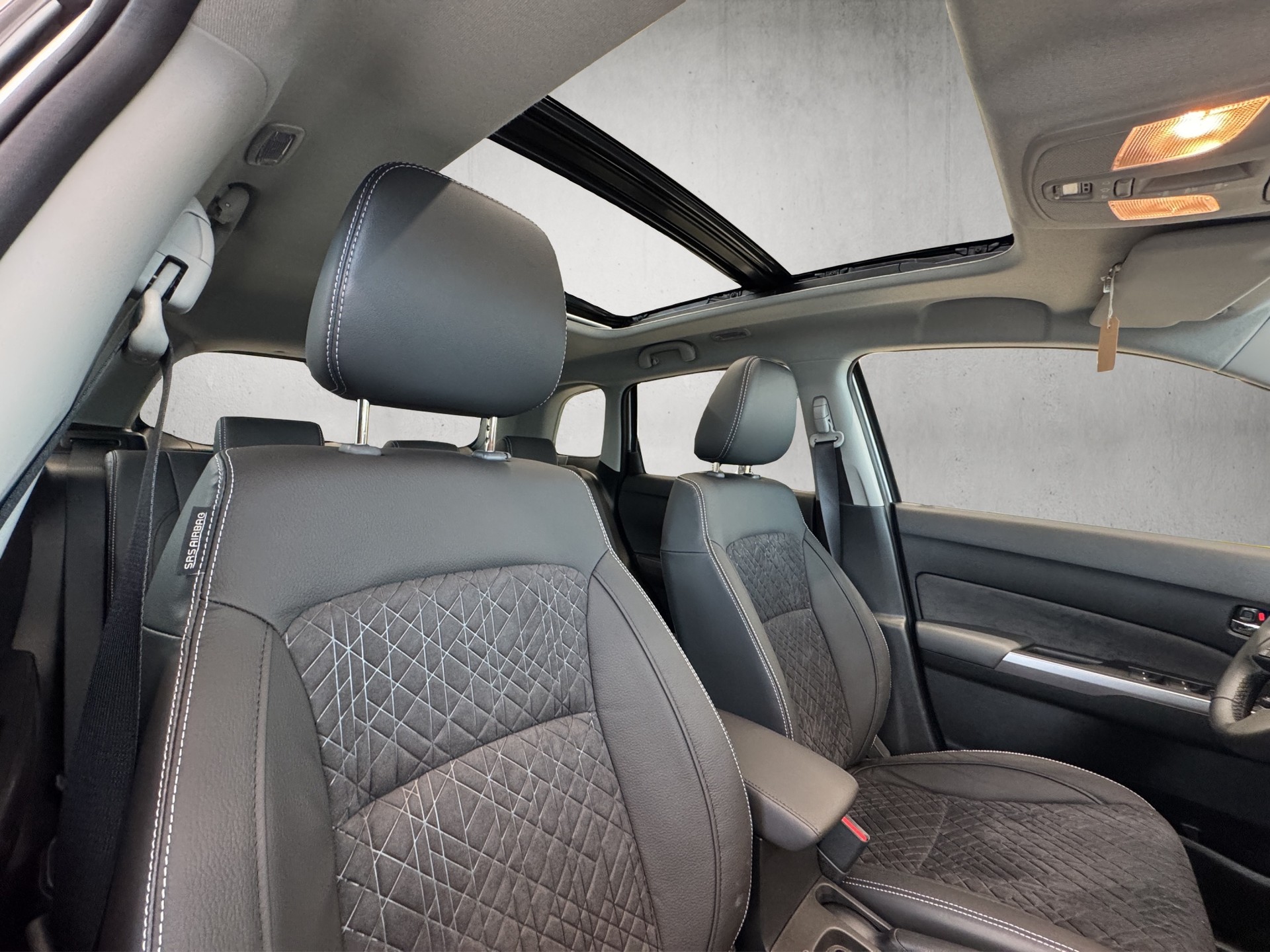 SUZUKI Vitara 1.4 T Sakura Top Hybrid 4x4-image-12