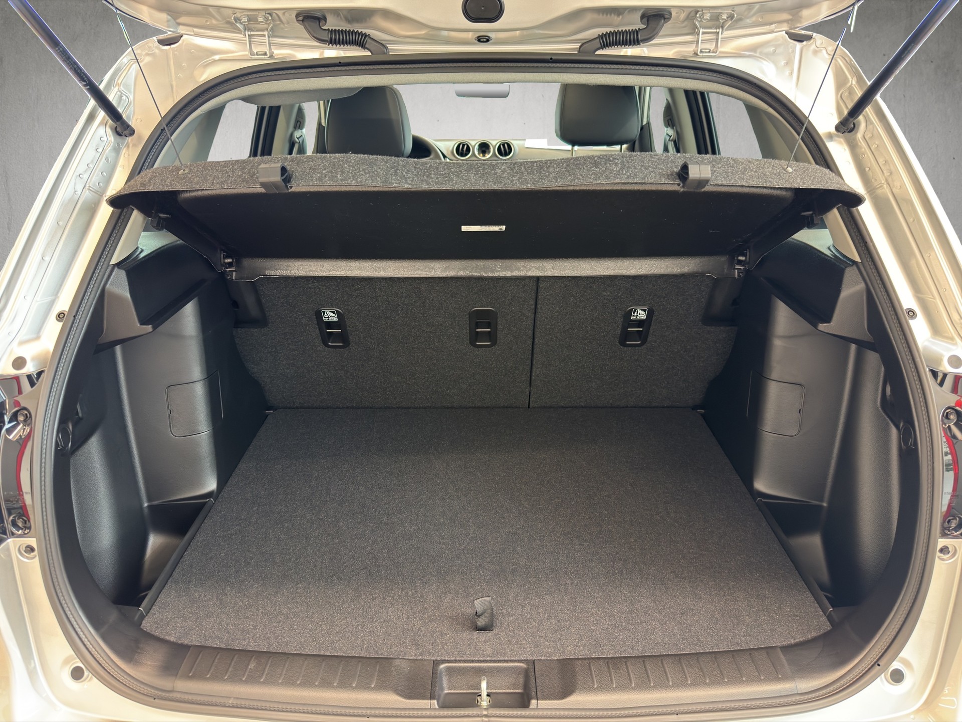 SUZUKI Vitara 1.4 T Sakura Top Hybrid 4x4-image-8