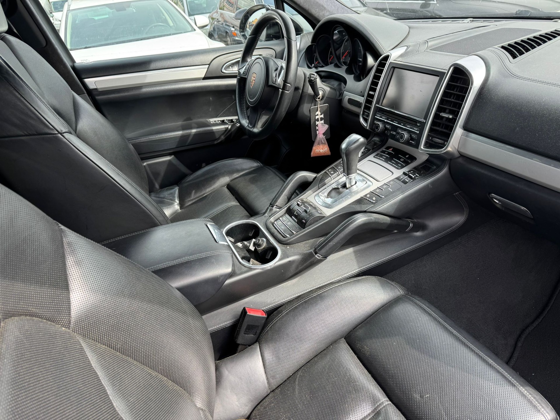 PORSCHE Cayenne Turbo-image-7