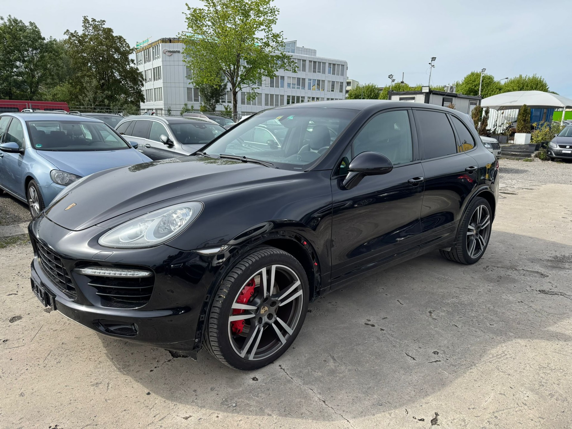 PORSCHE Cayenne Turbo-image-3