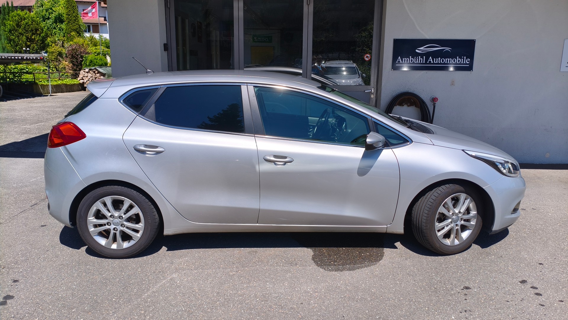 KIA Cee'd 1.6 GDi Trend DCT-image-1