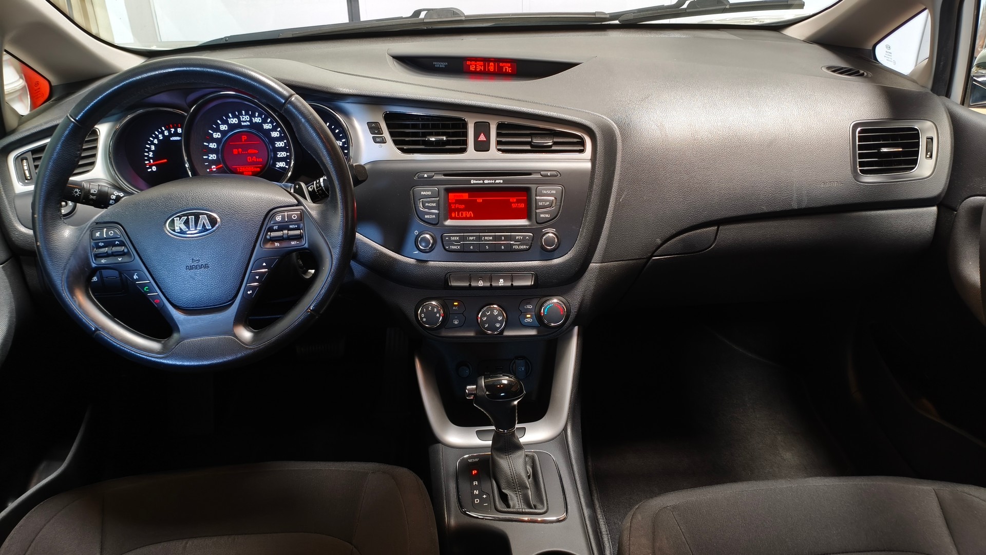 KIA Cee'd 1.6 GDi Trend DCT-image-8