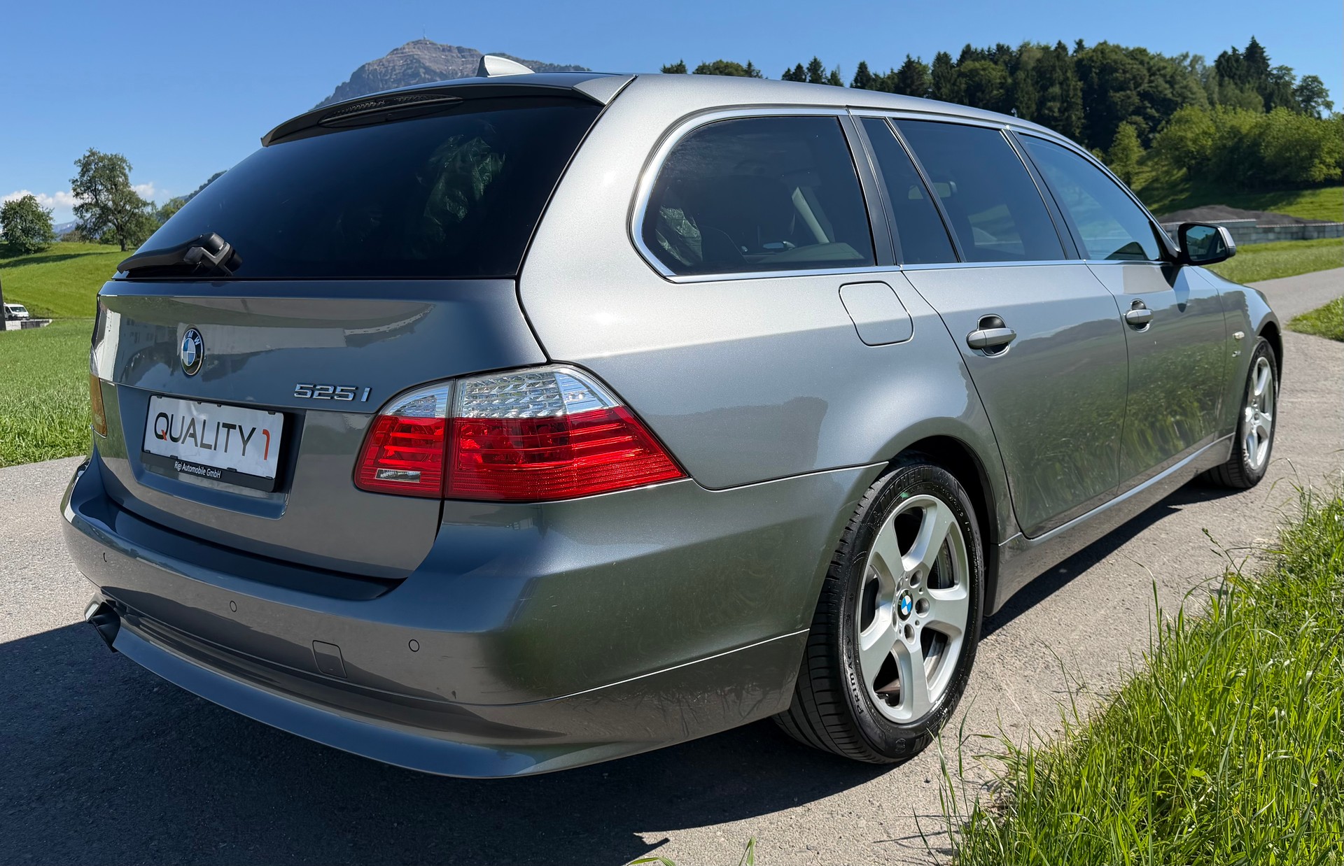 BMW 525xi Touring Steptronic-image-5