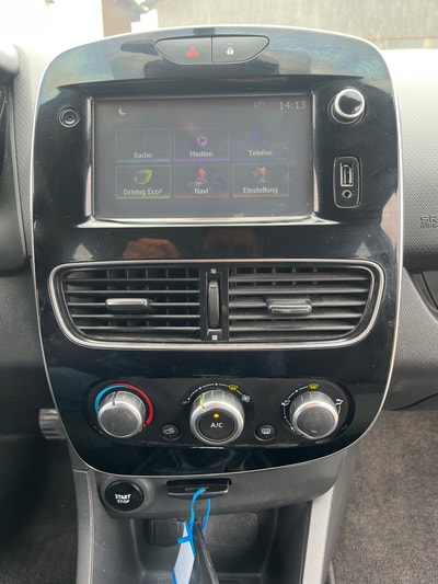 RENAULT Clio 1.2 16V T Swiss Edition-image-10