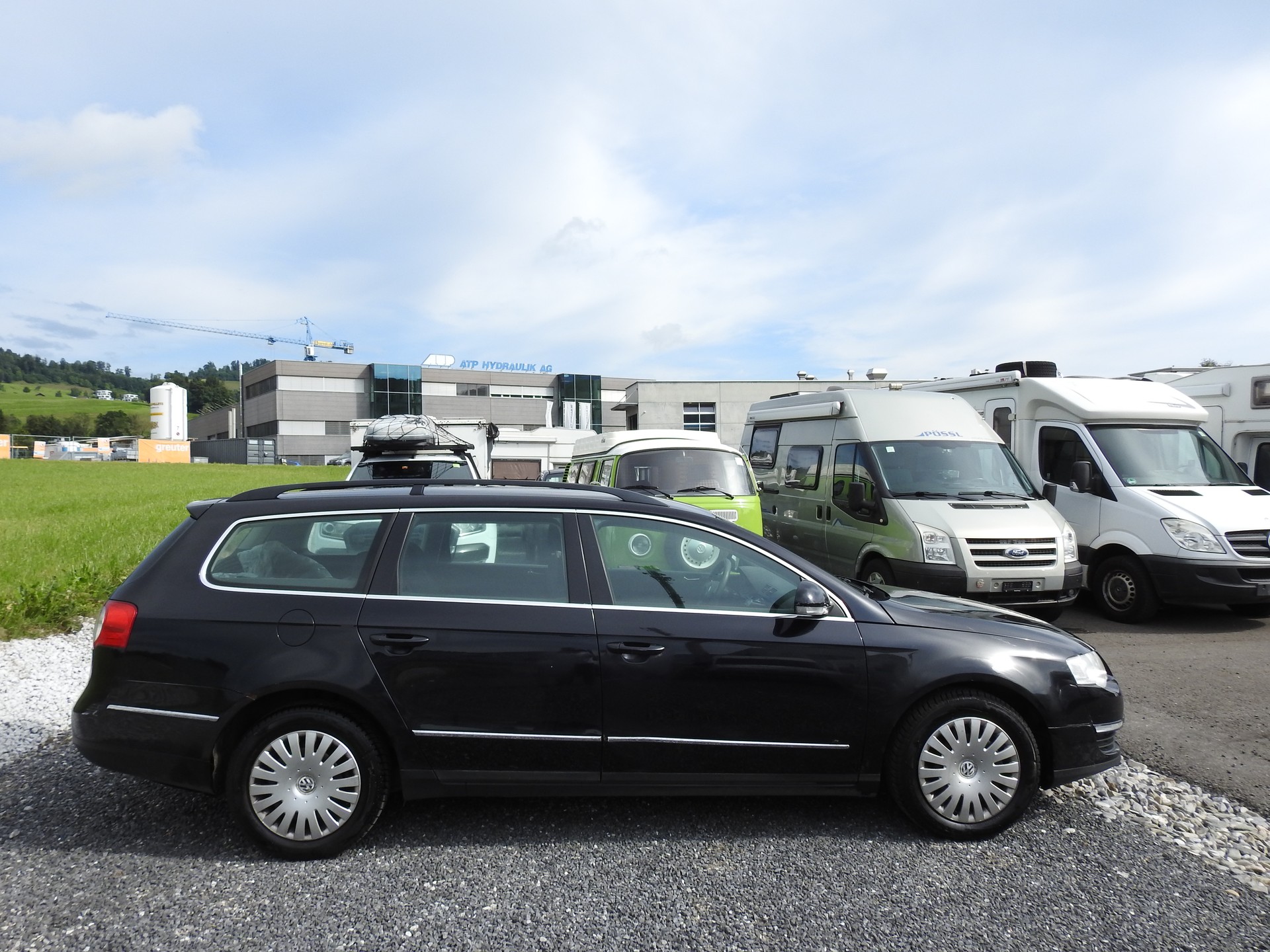 VW Passat Variant 2.0 FSI Trendline-image-6