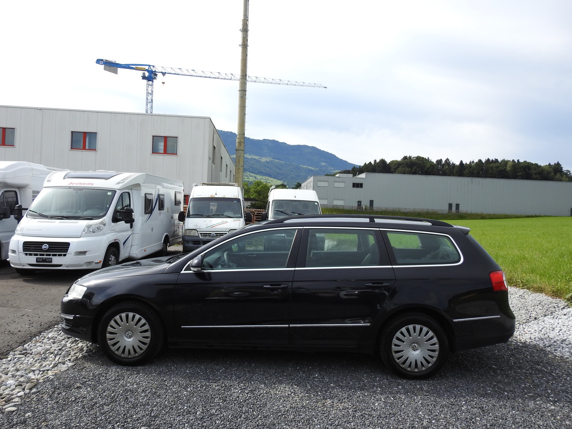 VW Passat Variant 2.0 FSI Trendline-showroom-element-2