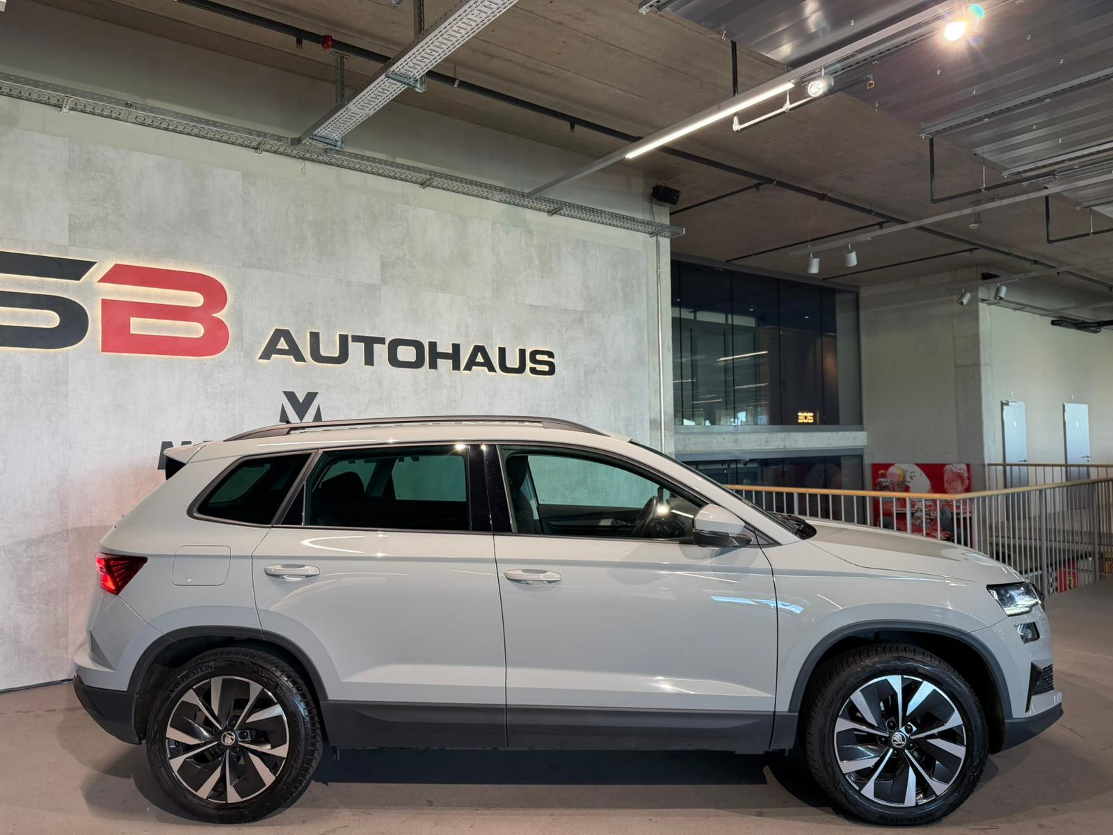 SKODA Karoq 2.0 TDI CR Style 4x4 DSG (CH)-image-5