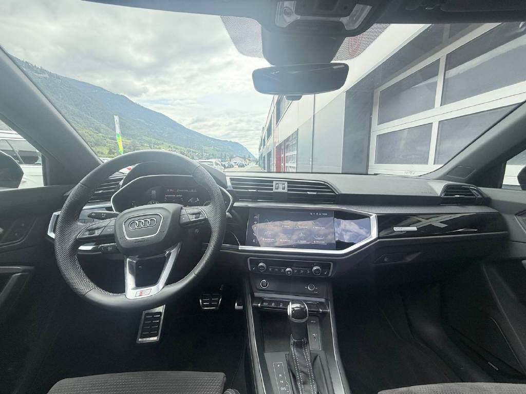 AUDI Q3 1.5 35 TFSI S line S-Tronic-image-8