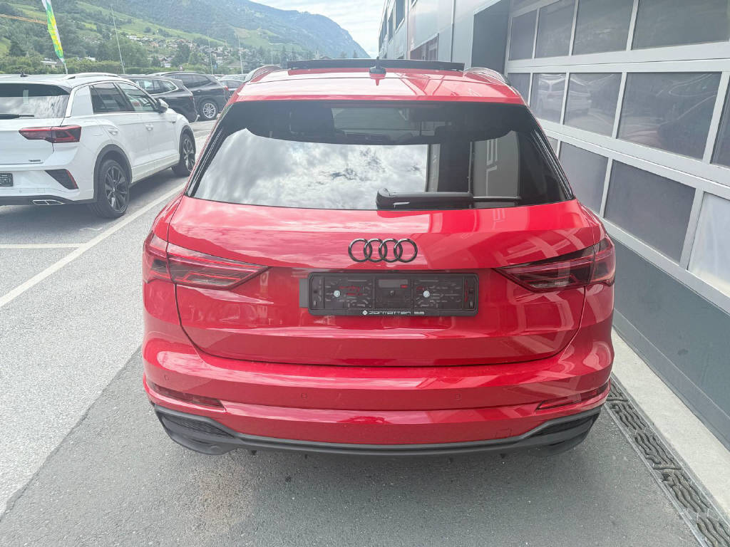 AUDI Q3 1.5 35 TFSI S line S-Tronic-image-4