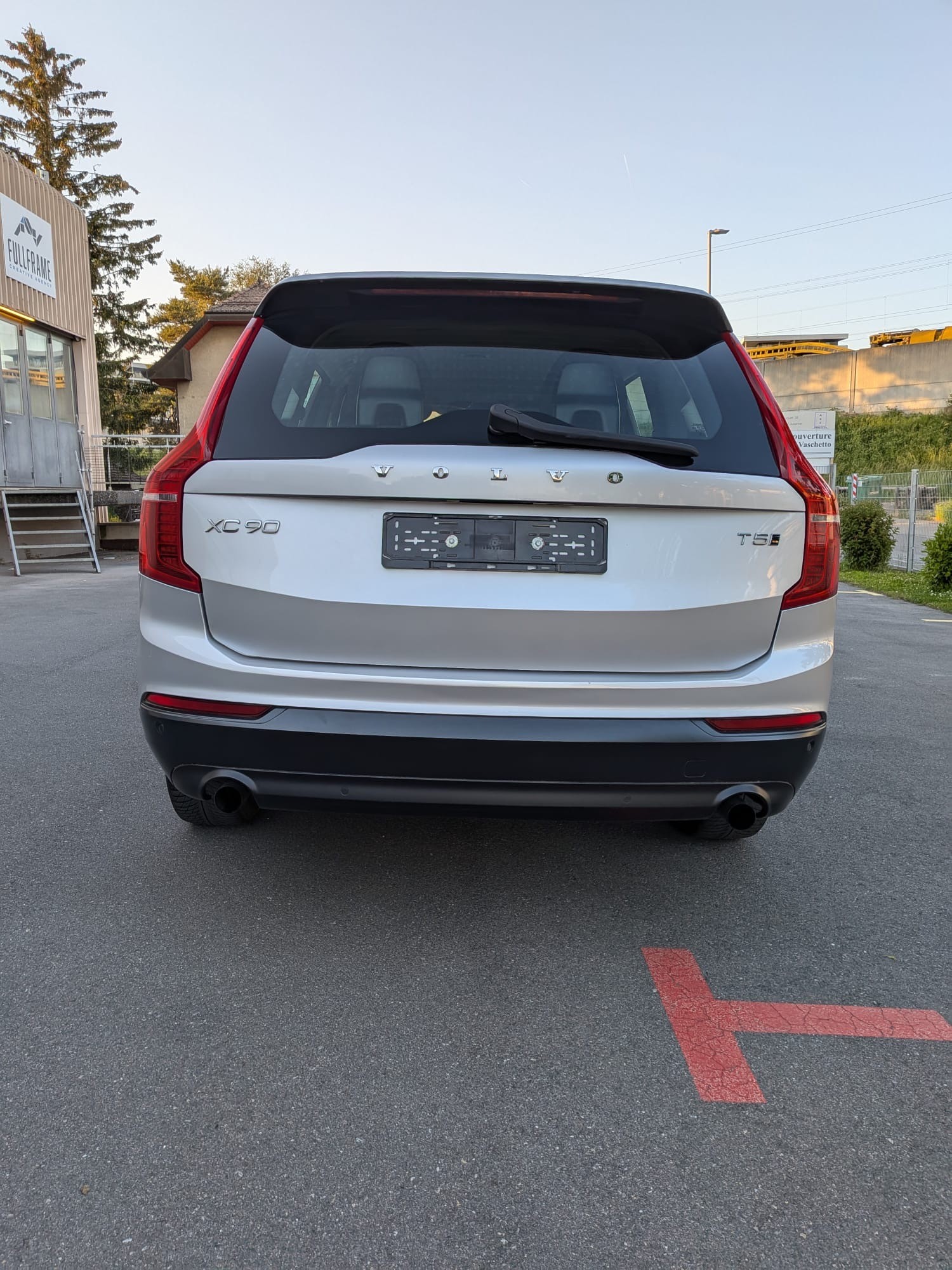 VOLVO XC90 T5 AWD Momentum Geartronic-image-4