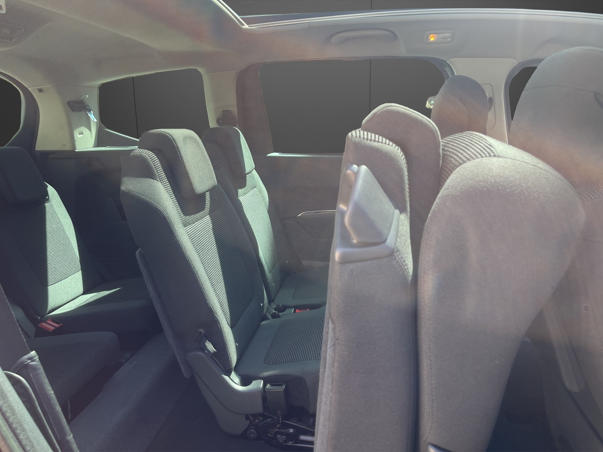 PEUGEOT 5008 1.6 16V T Family Automatic-image-12