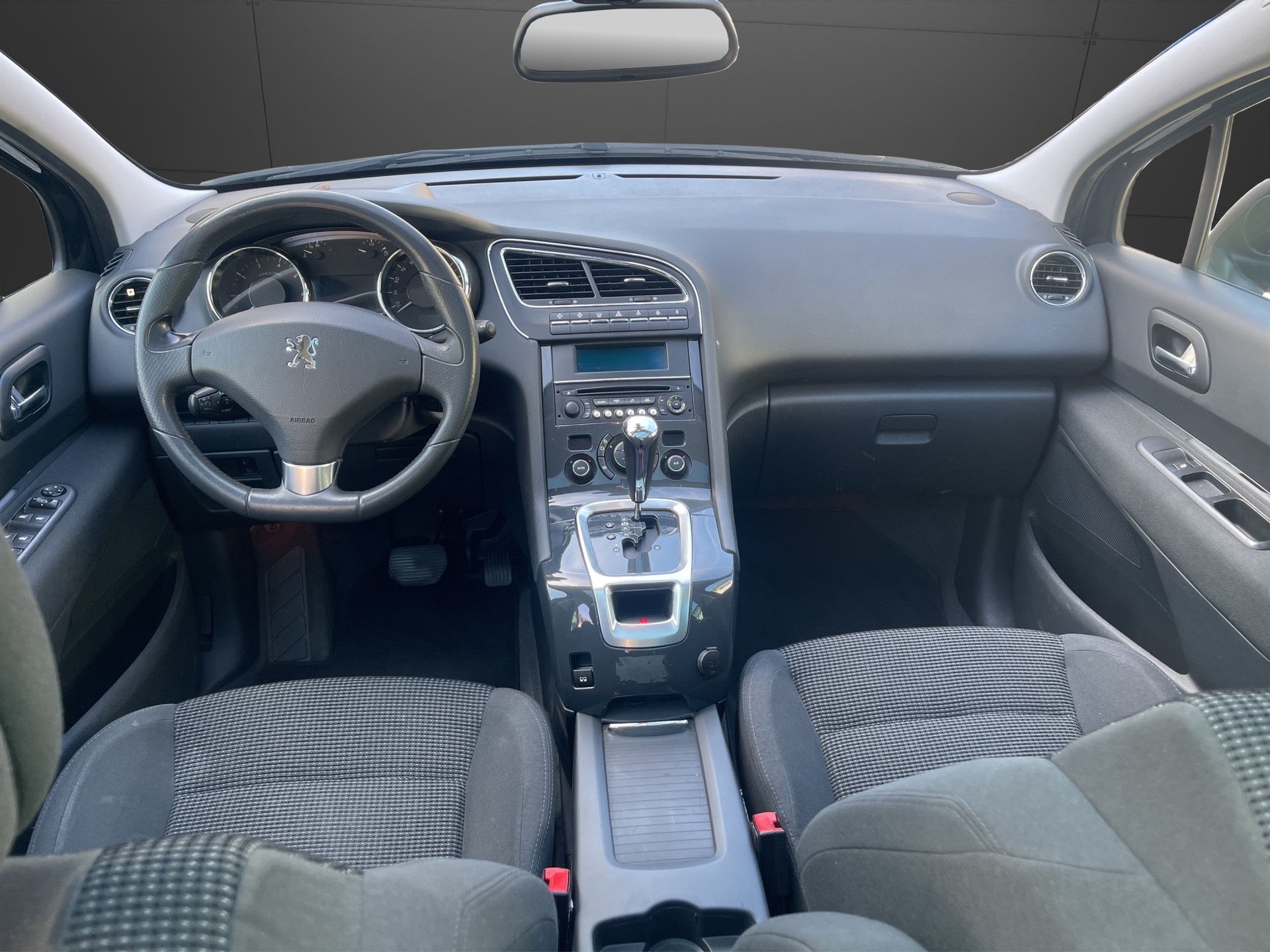 PEUGEOT 5008 1.6 16V T Family Automatic-image-8