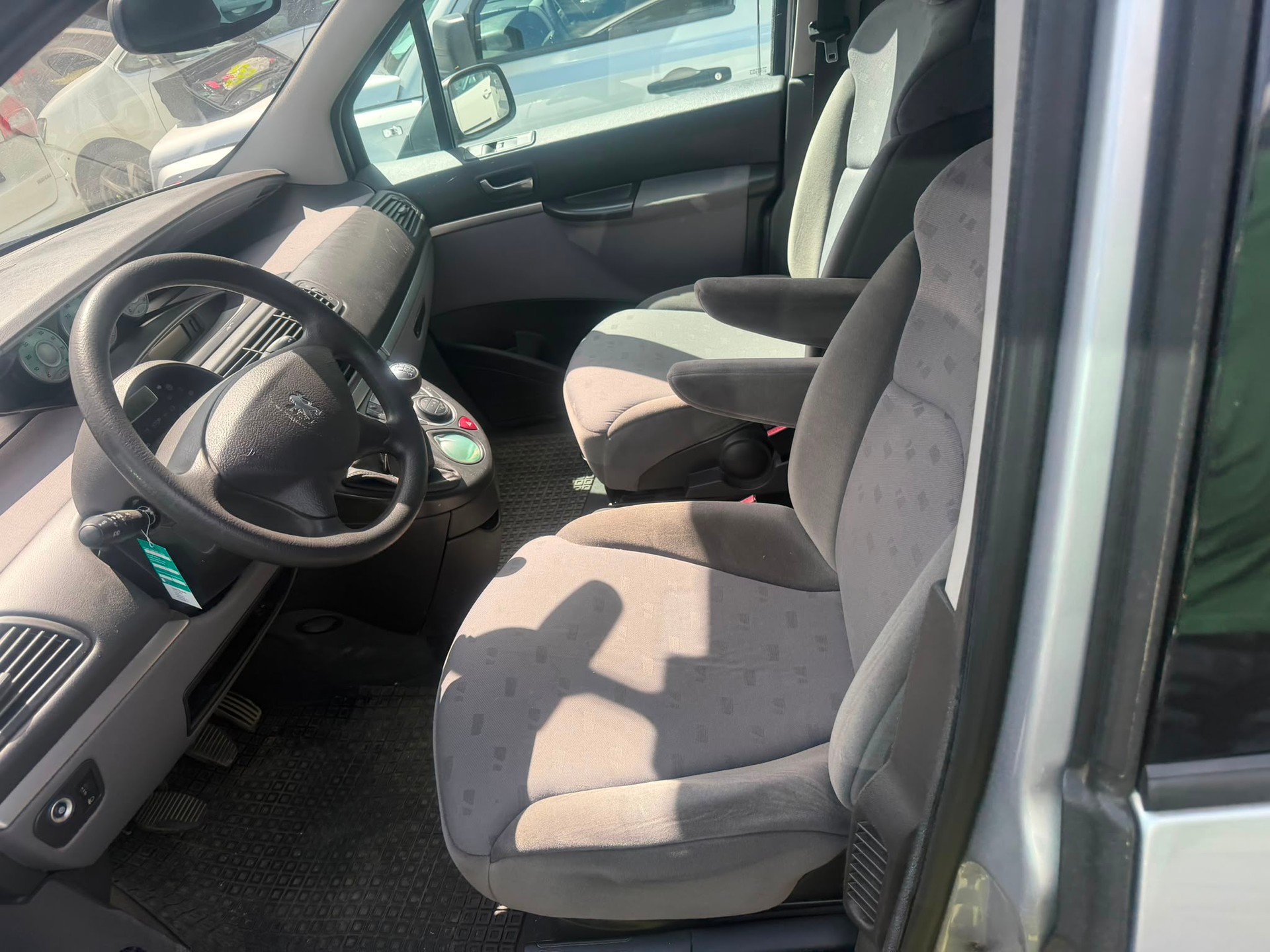 PEUGEOT 807 2.0 16V-image-6
