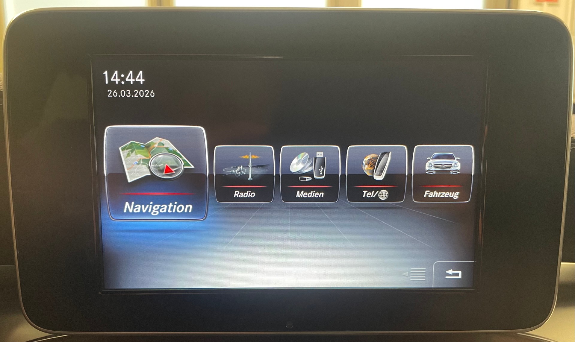MERCEDES-BENZ C 400 AMG Line 4Matic 7G-Tronic-image-12