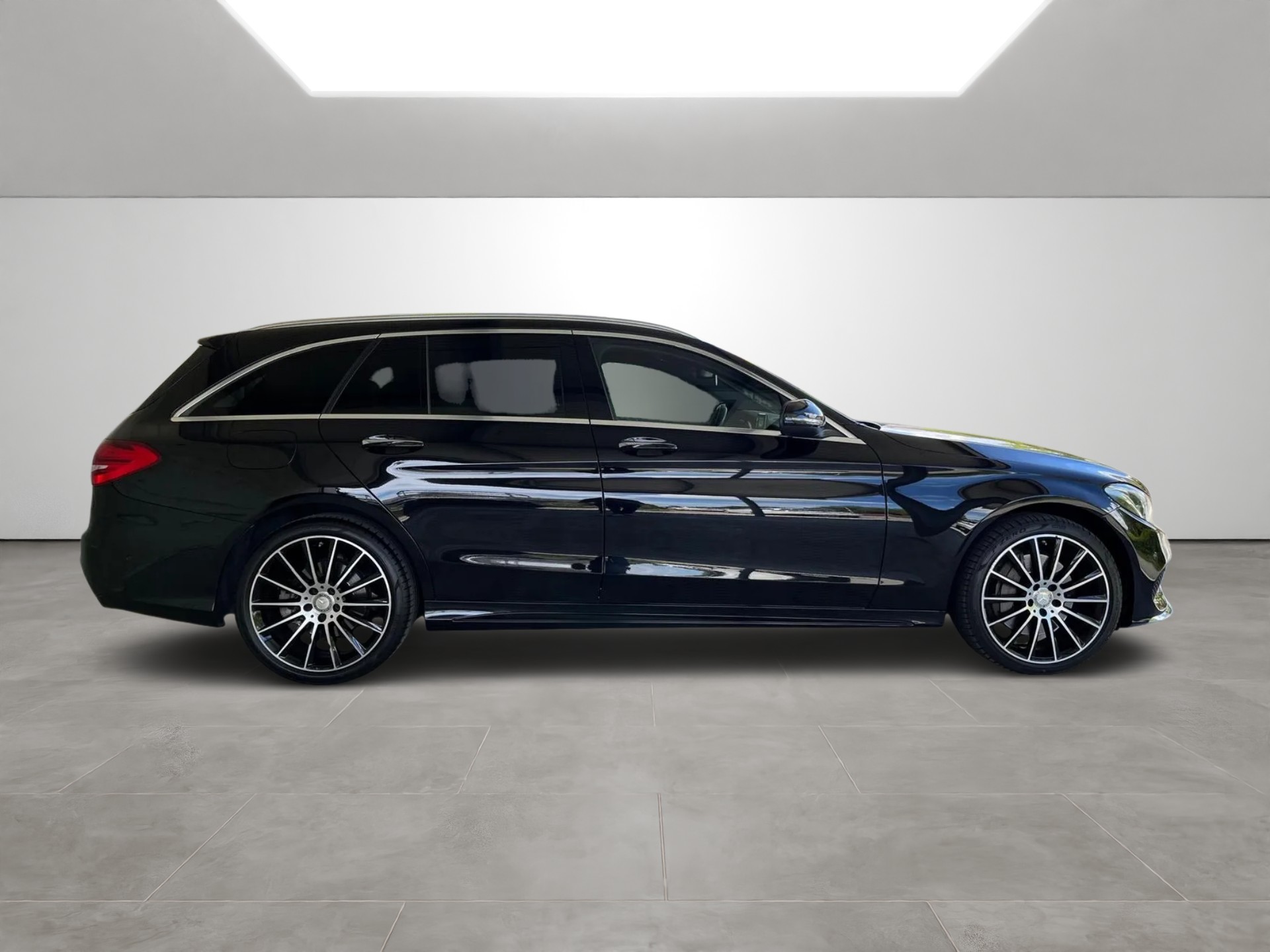 MERCEDES-BENZ C 400 AMG Line 4Matic 7G-Tronic-image-4