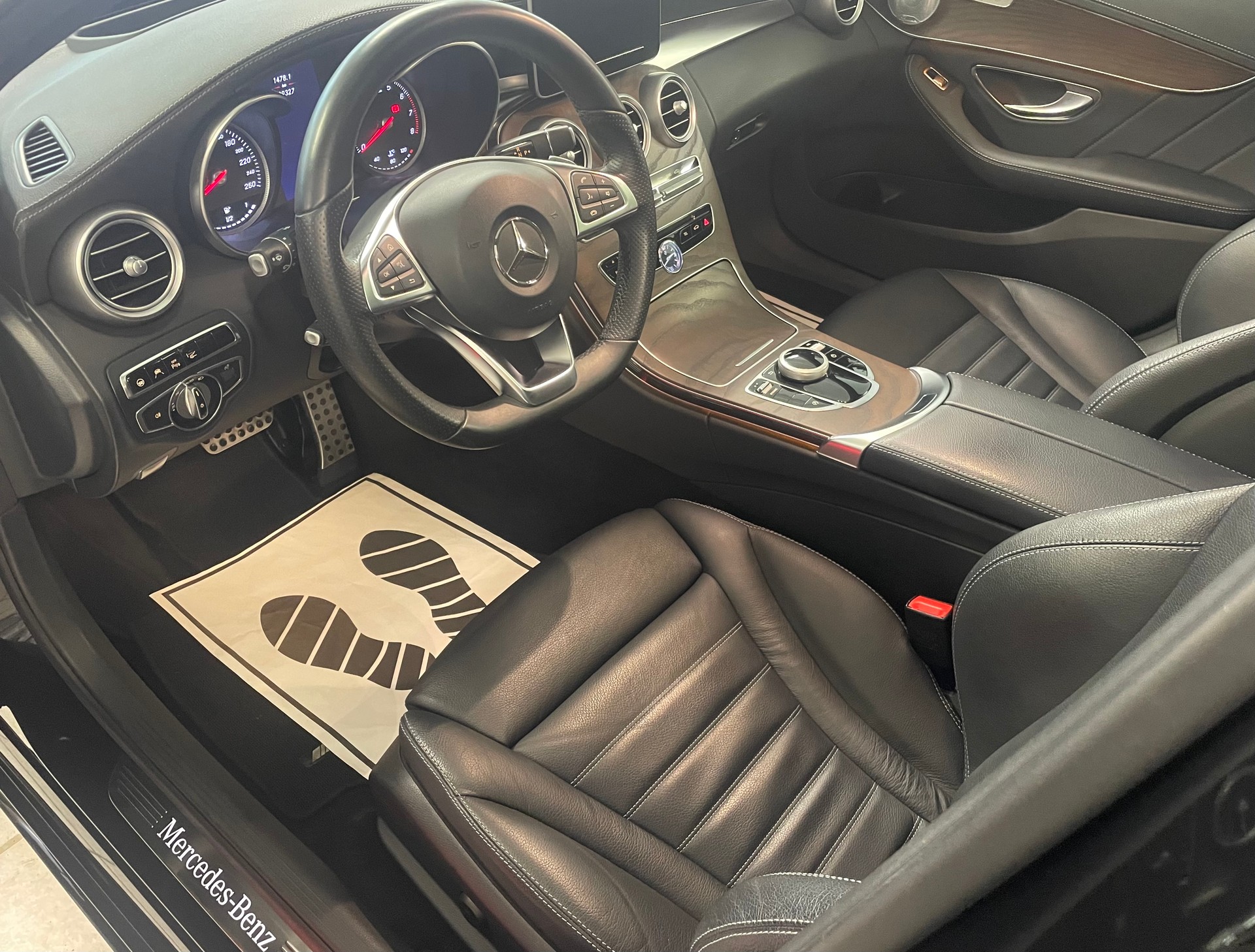 MERCEDES-BENZ C 400 AMG Line 4Matic 7G-Tronic-image-8