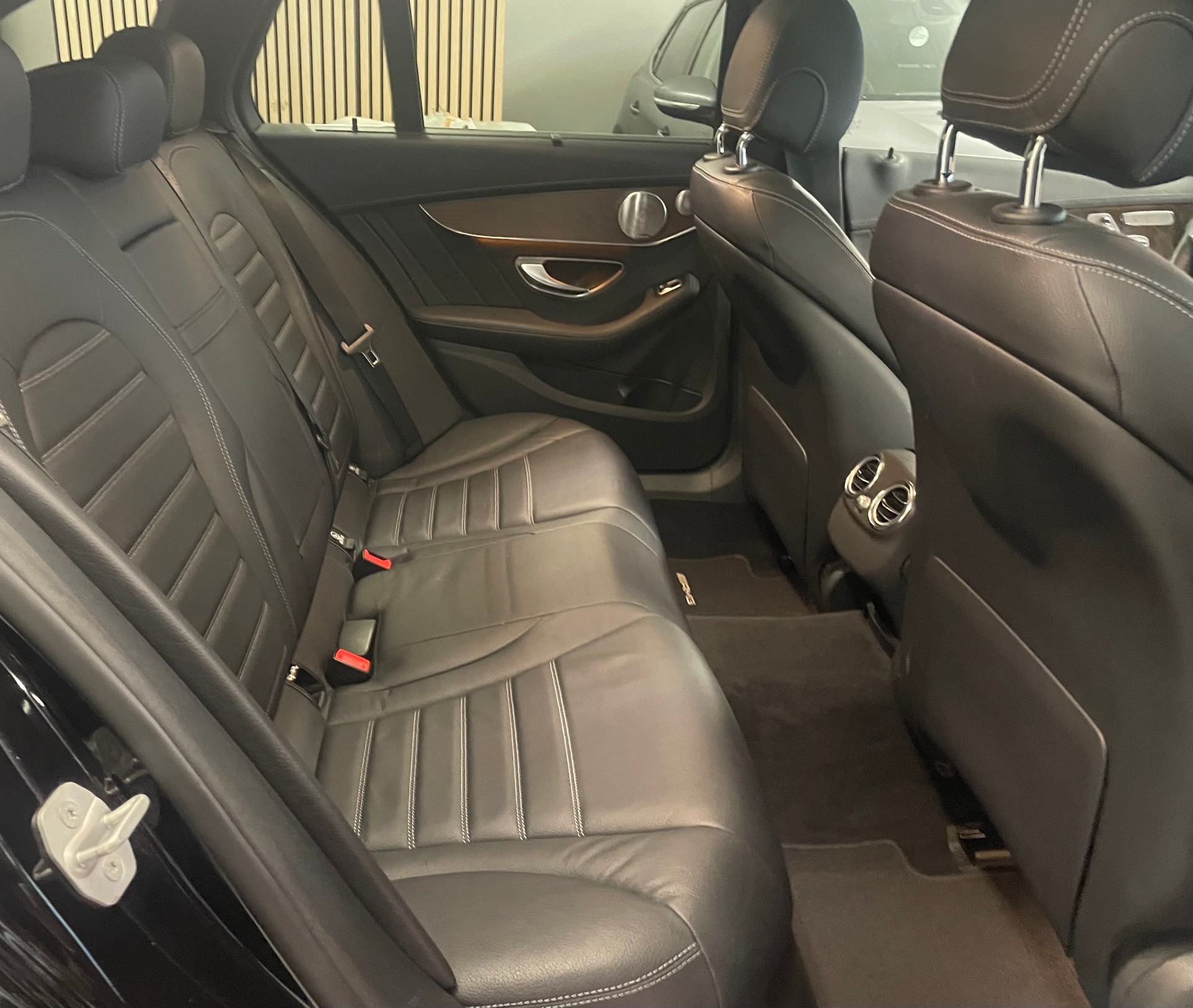 MERCEDES-BENZ C 400 AMG Line 4Matic 7G-Tronic-image-14
