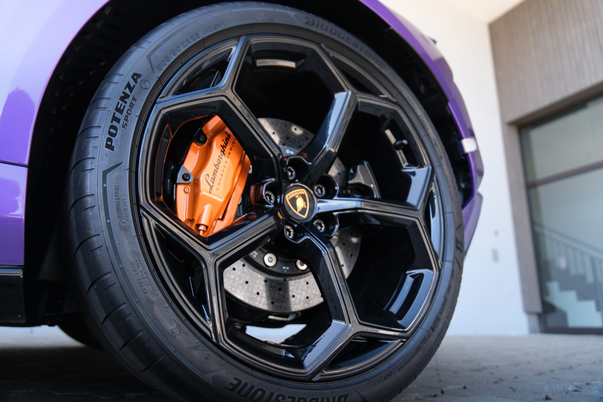 LAMBORGHINI Huracan Tecnica Coupé "viola pasifae"-image-8