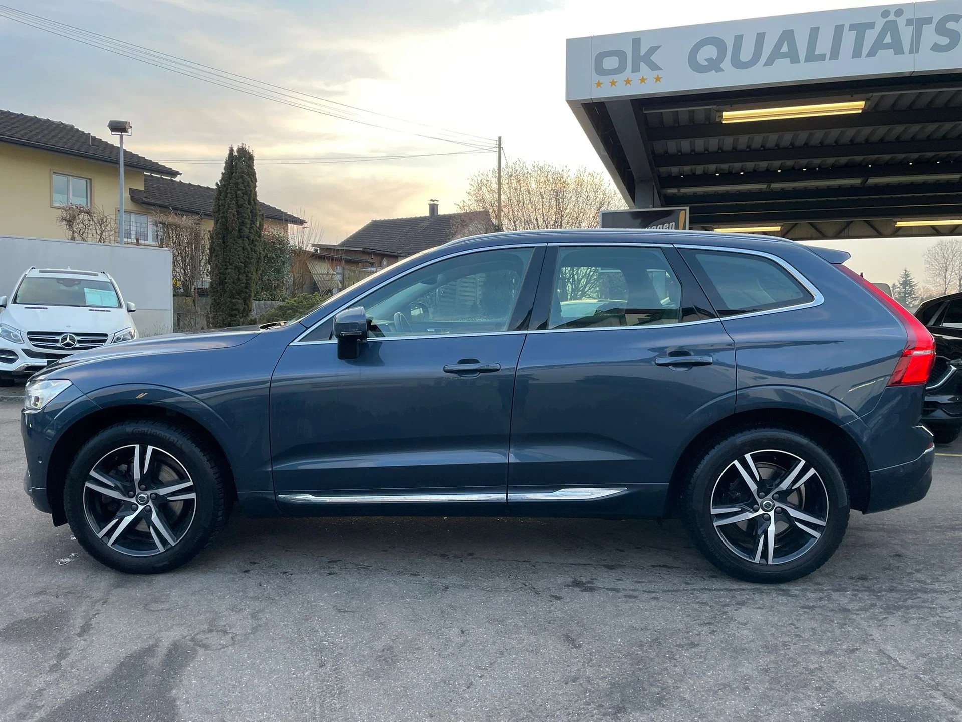 VOLVO XC60 D4 AWD Inscription Geartronic-image-3