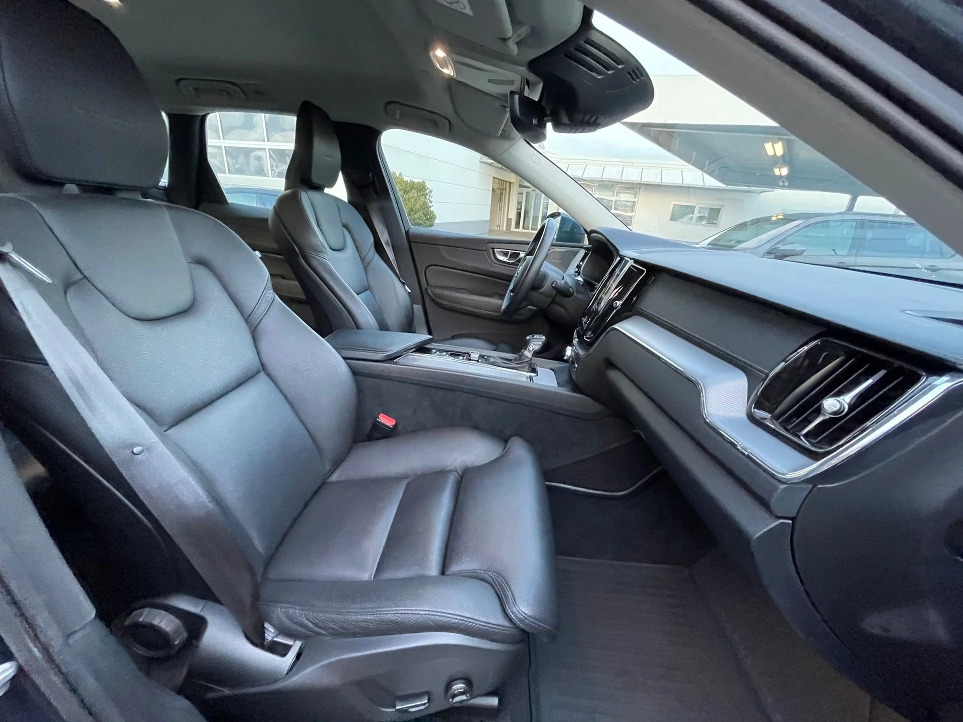 VOLVO XC60 D4 AWD Inscription Geartronic-image-13