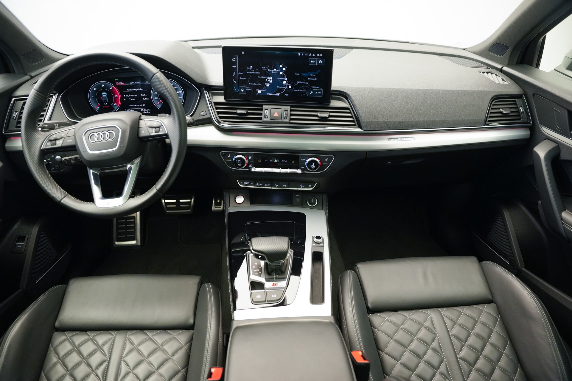 AUDI SQ5 TFSI quattro S-tronic *CH-Fahrzeug* *Panorama* *Luftfahrwerk* *B&O*-image-9