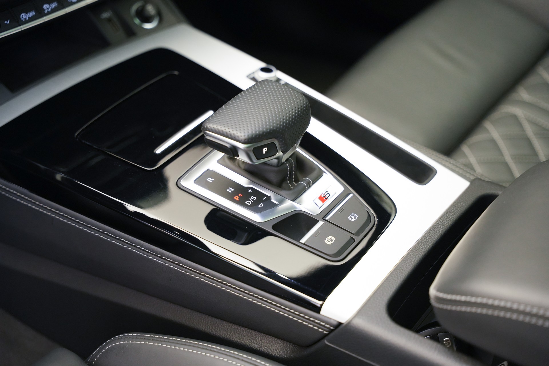AUDI SQ5 TFSI quattro S-tronic *CH-Fahrzeug* *Panorama* *Luftfahrwerk* *B&O*-image-21