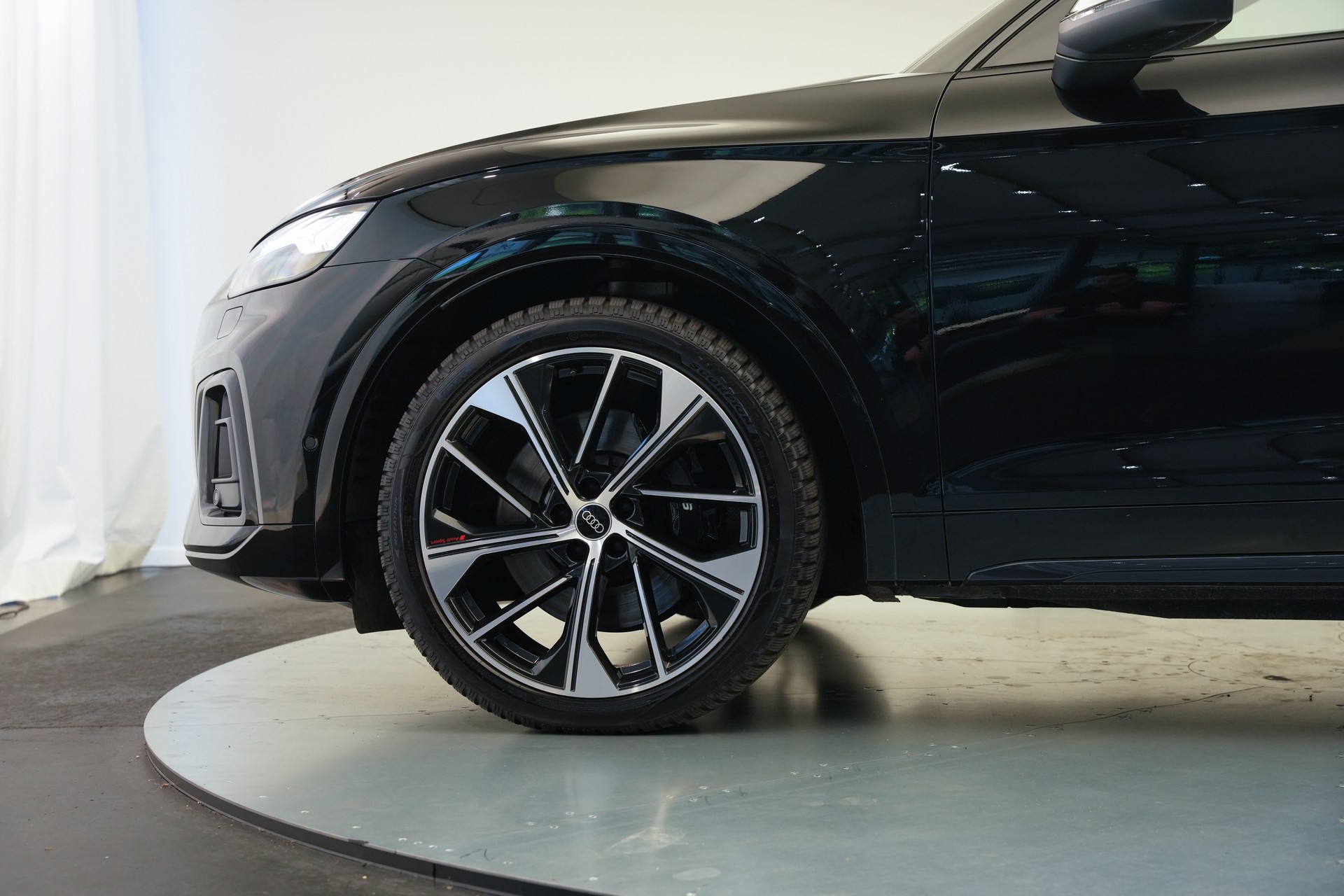 AUDI SQ5 TFSI quattro S-tronic *CH-Fahrzeug* *Panorama* *Luftfahrwerk* *B&O*-image-35