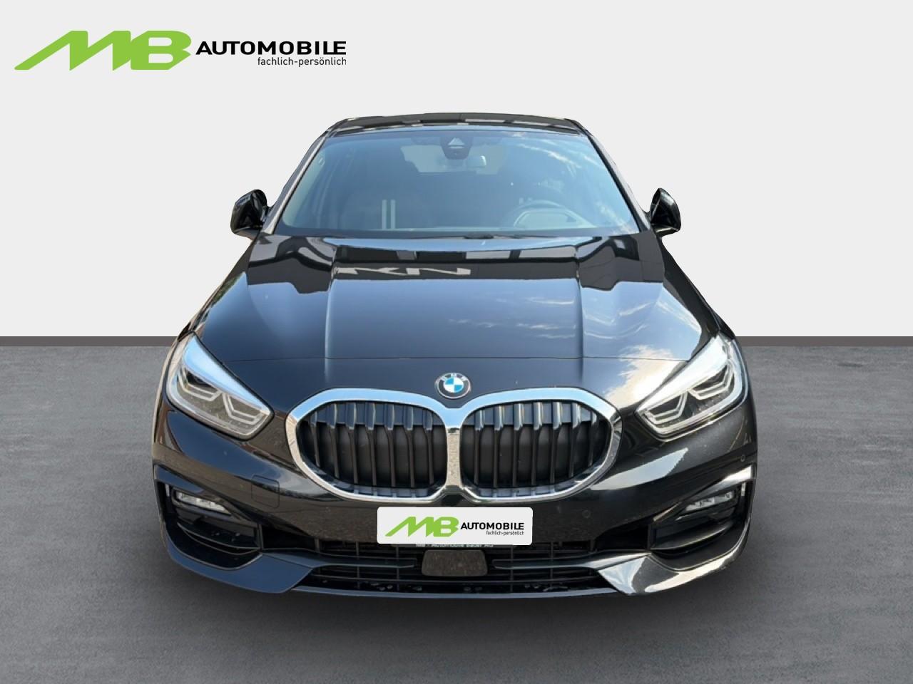 BMW 118d-showroom-element-1
