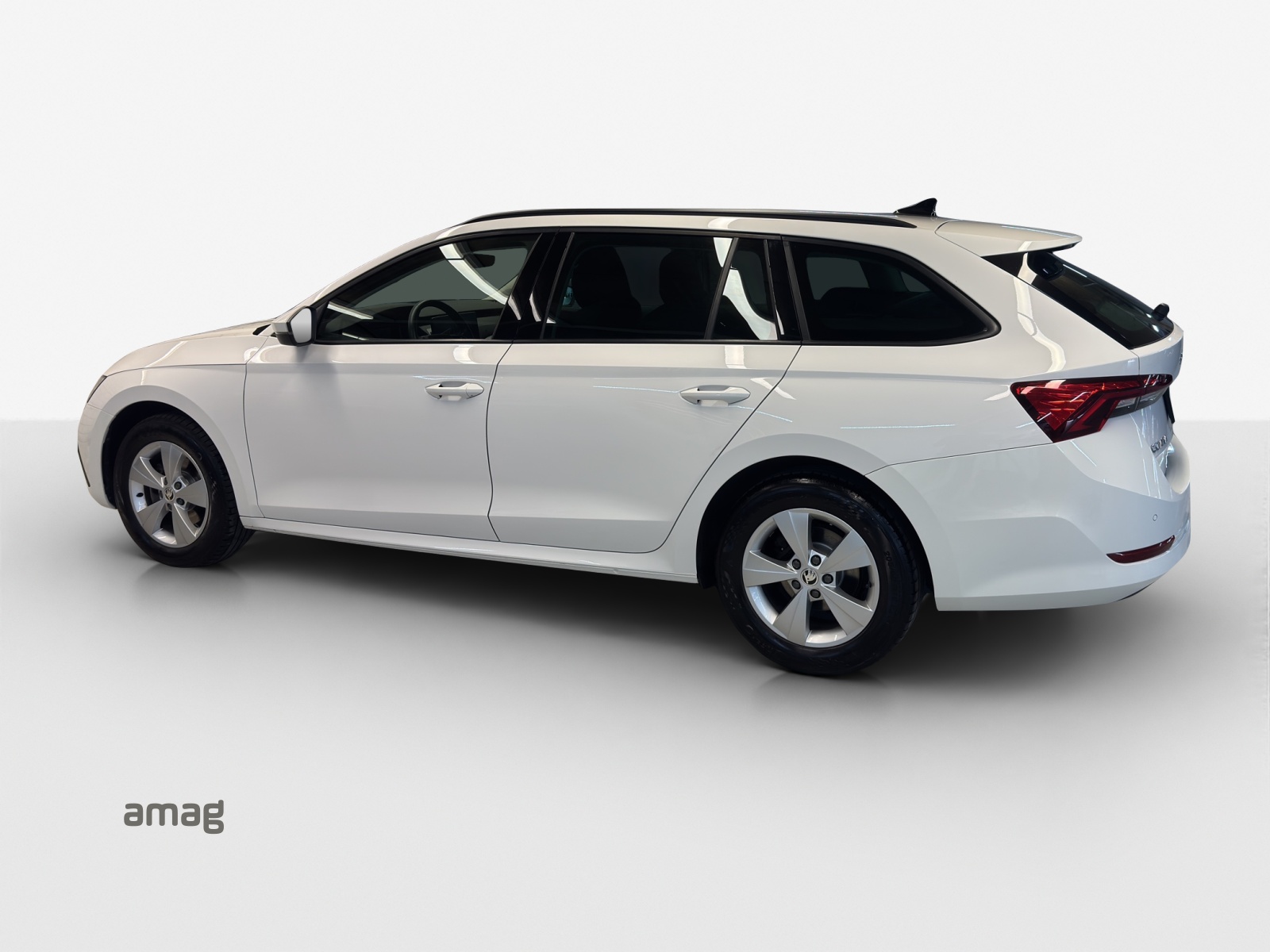 SKODA Octavia Combi 2.0 TDI DSG Ambition-showroom-element-2