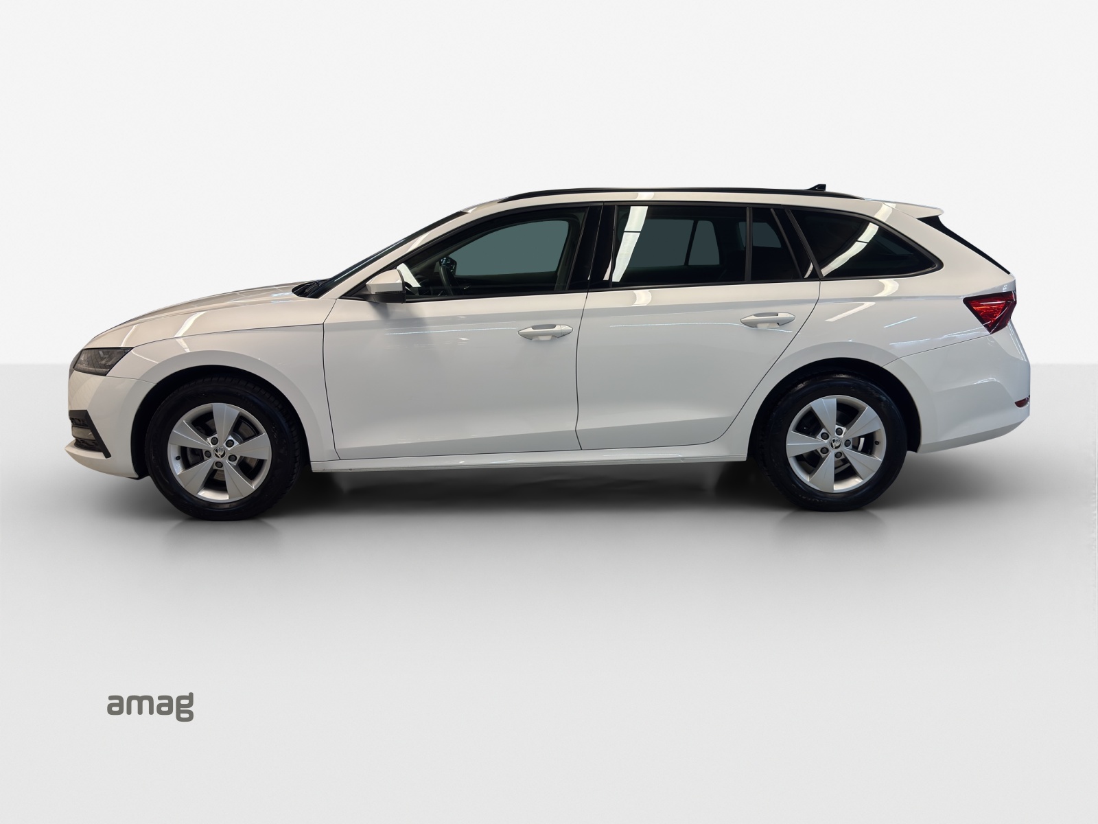 SKODA Octavia Combi 2.0 TDI DSG Ambition-showroom-element-1