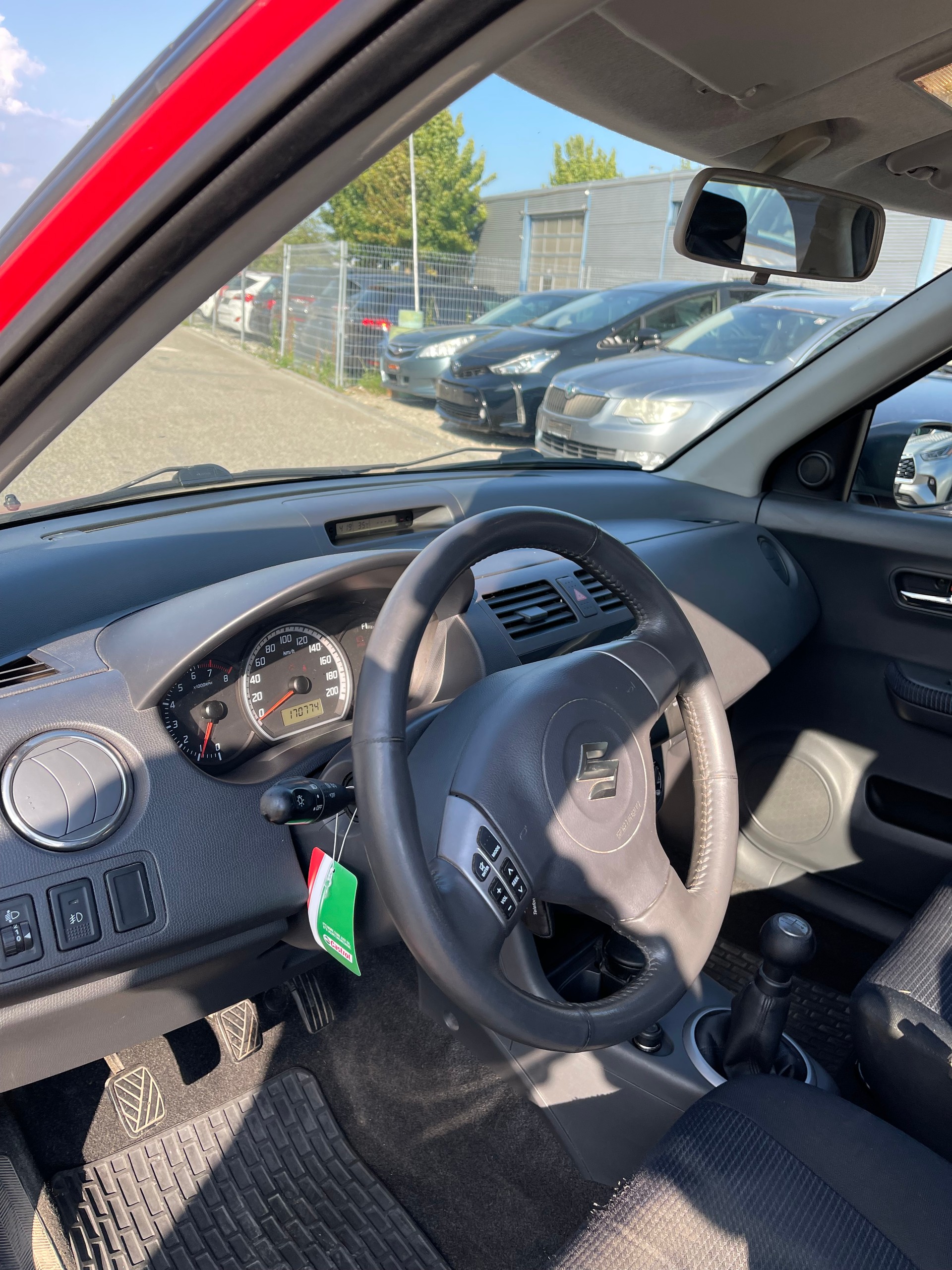 SUZUKI Swift 1.3i 16V GL Top 4x4-image-8