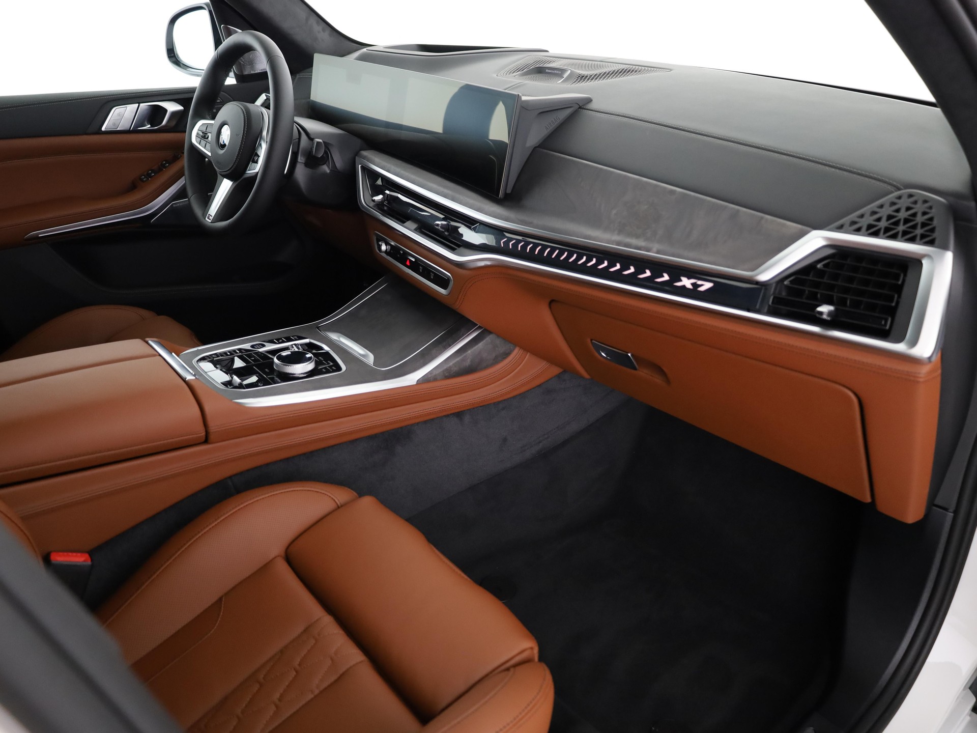 BMW X7 40i xDrive-image-12