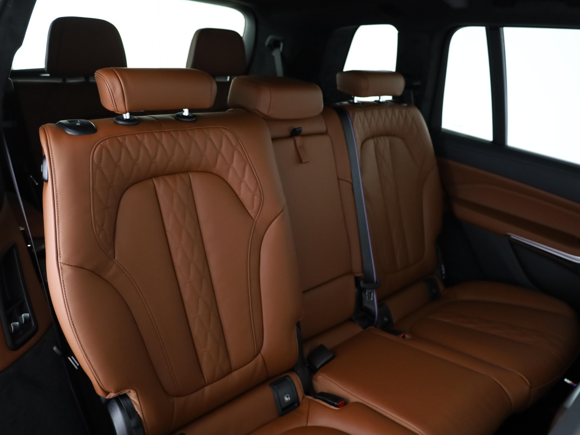 BMW X7 40i xDrive-image-16