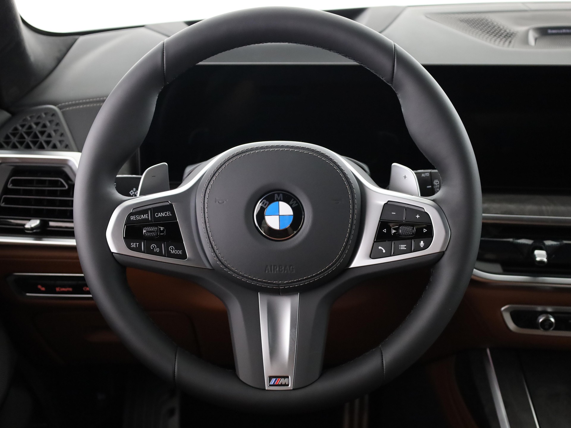 BMW X7 40i xDrive-image-11