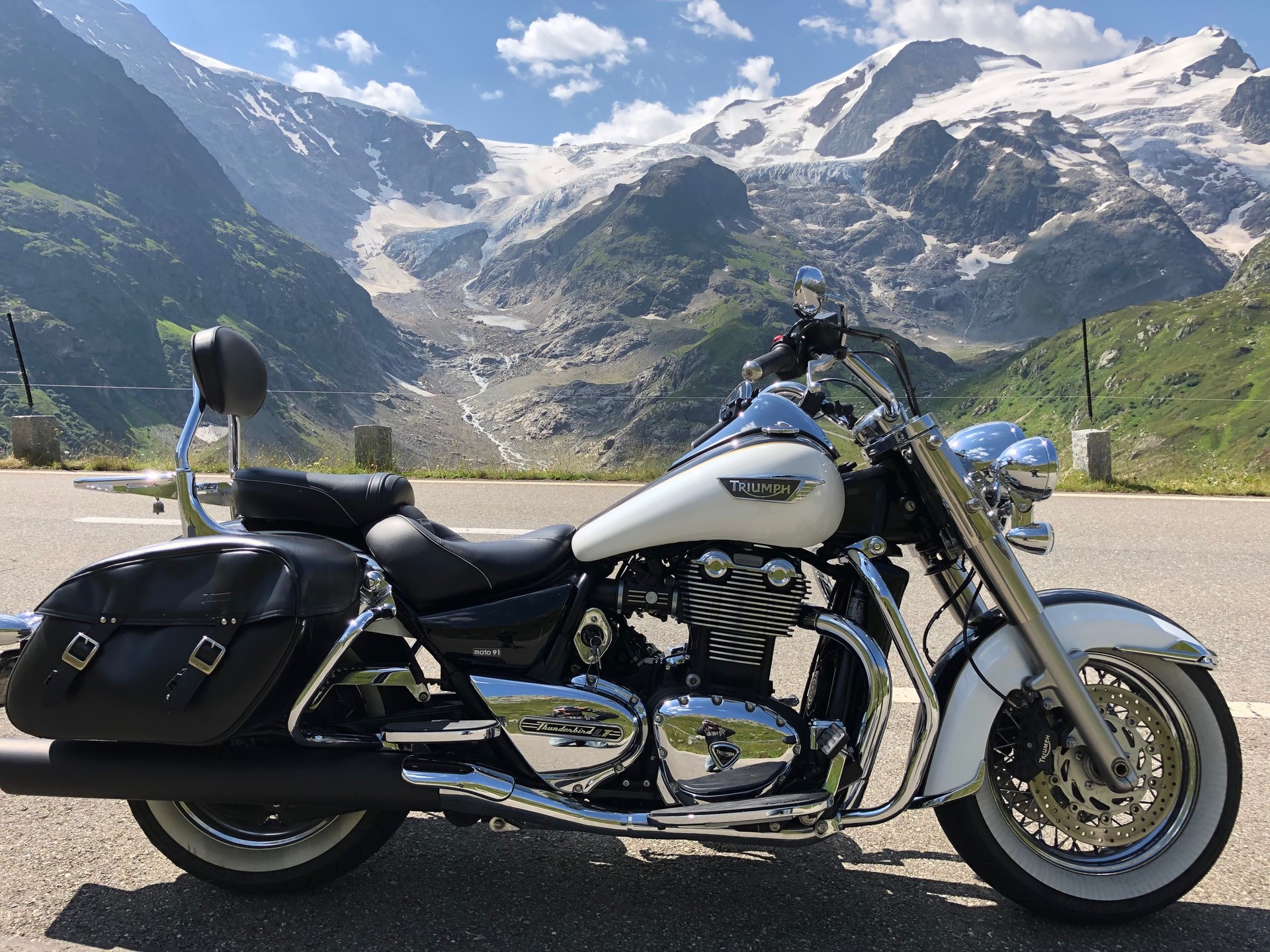 TRIUMPH 1700 LT ABS-image-0