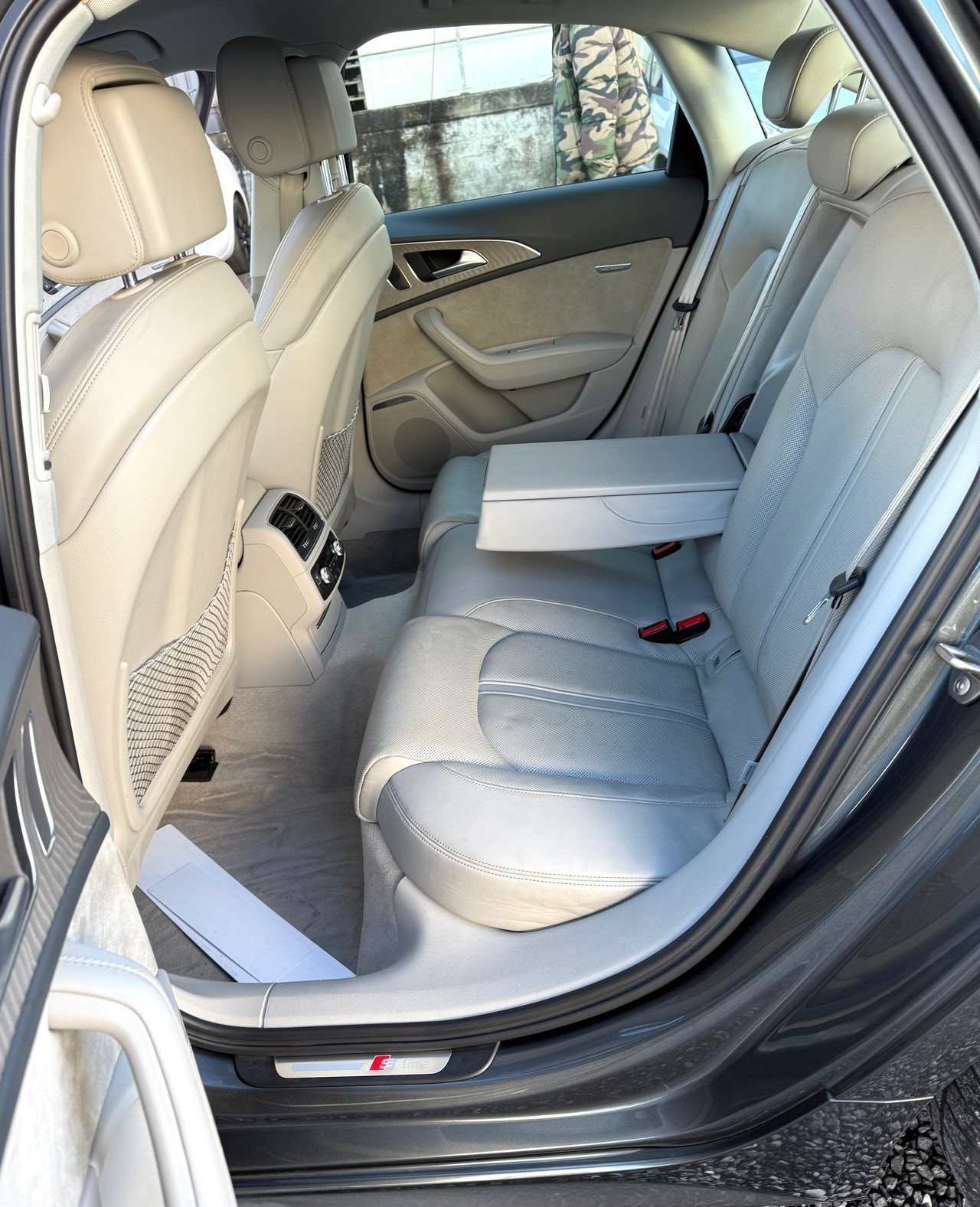 AUDI A6 Limousine 3.0 TDI V6 Attraction S-tronic-image-9