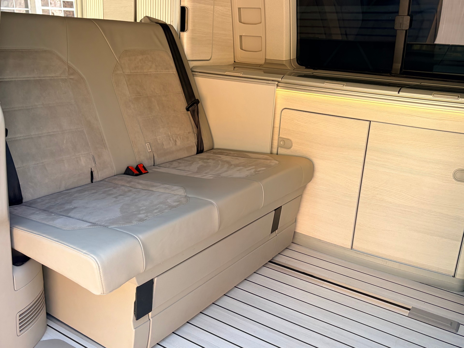 VW T6 California 3000 2.0 TDI 199 Ocean Ed. DSG 4m-image-8