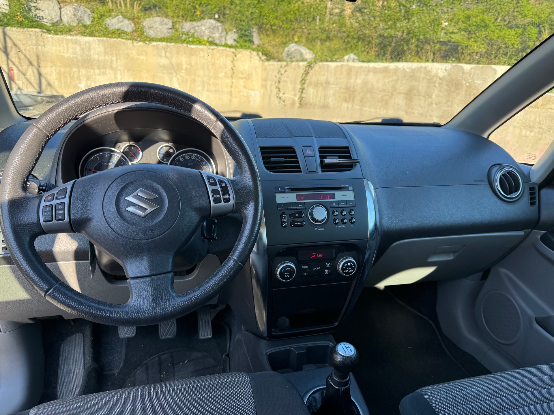 SUZUKI SX4 1.6 16V GL Top Barry 4WD-image-5