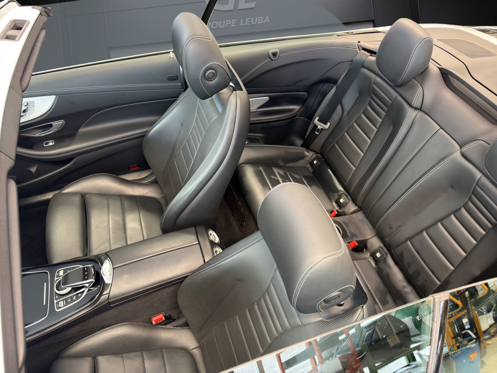 MERCEDES-BENZ E 400 Cabriolet AMG Line 4 Matic 9G-Tronic-image-12