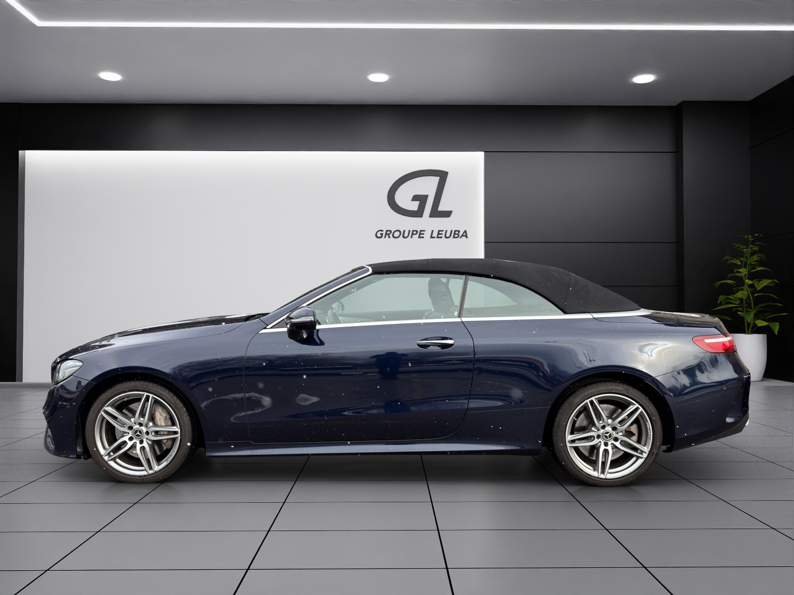 MERCEDES-BENZ E 400 Cabriolet AMG Line 4 Matic 9G-Tronic-showroom-element-2