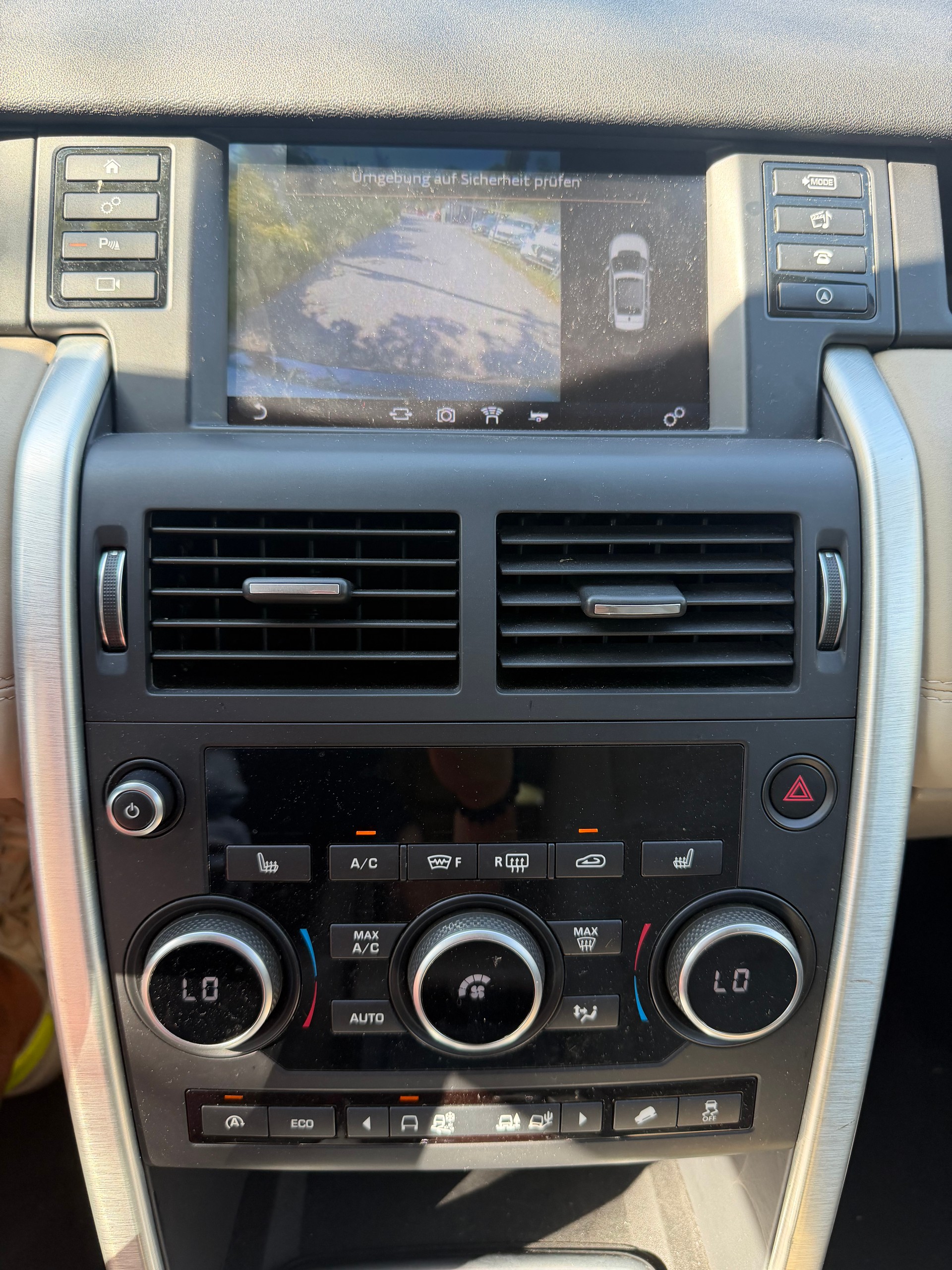 LAND ROVER Discovery Sport 2.0 TD4 HSE AT9-image-8