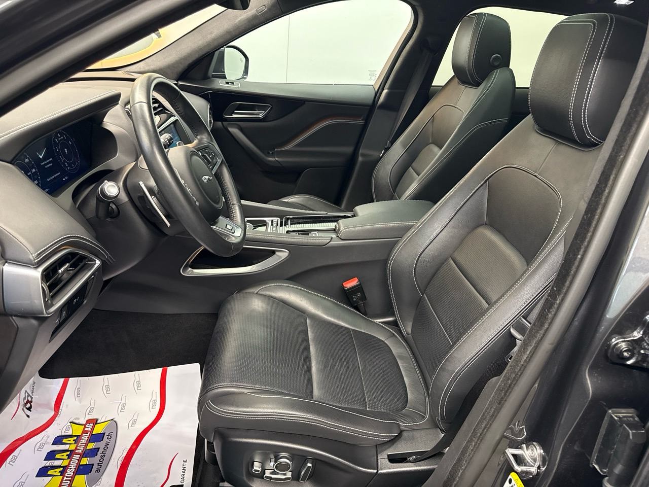 JAGUAR F-Pace 25t 2.0 R-Sport AWD Automatik-showroom-element-3