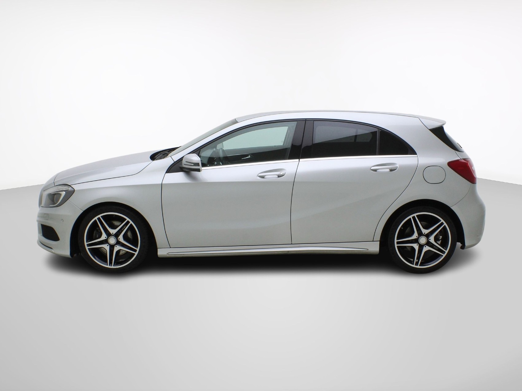 MERCEDES-BENZ A-Klasse A 220 CDI AMG Line 4matic-showroom-element-2