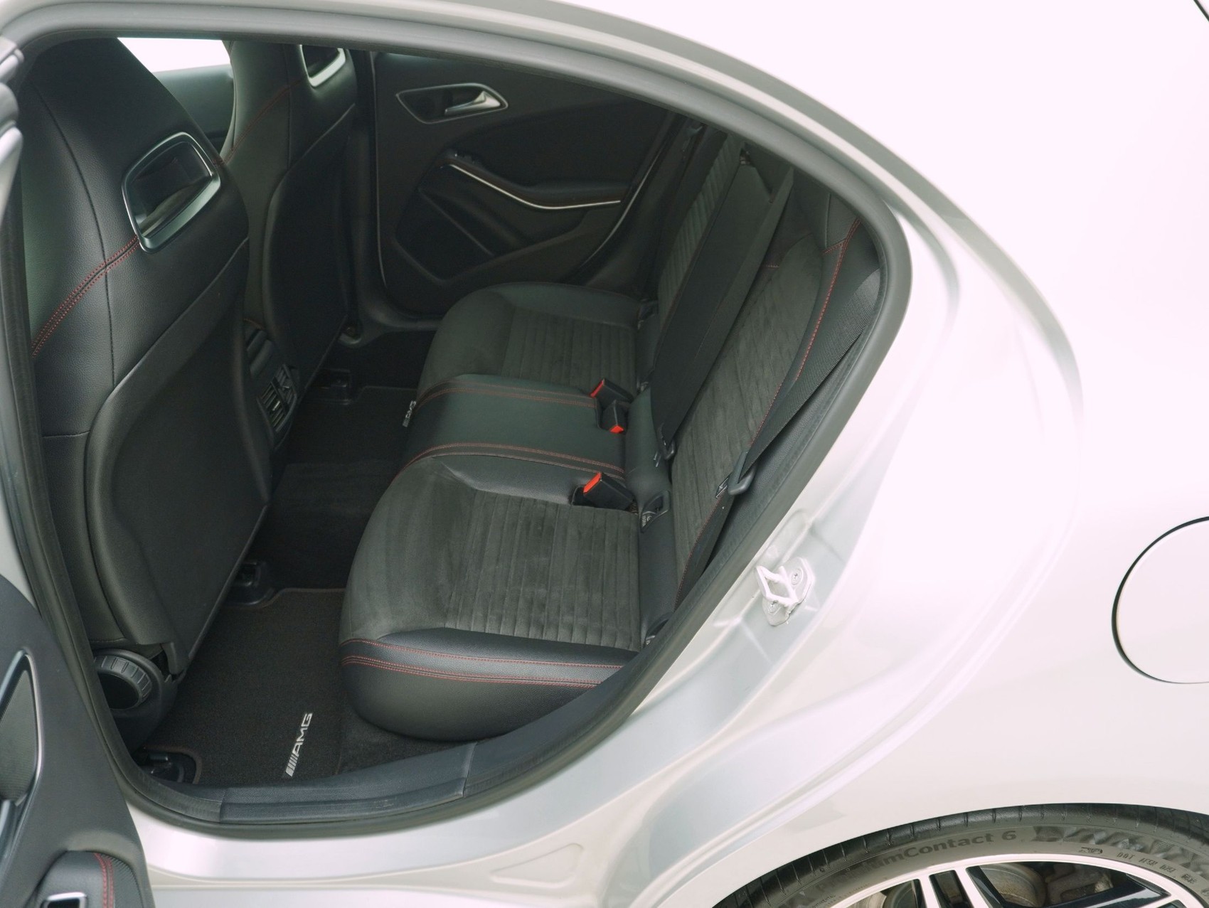 MERCEDES-BENZ A-Klasse A 220 CDI AMG Line 4matic-image-10